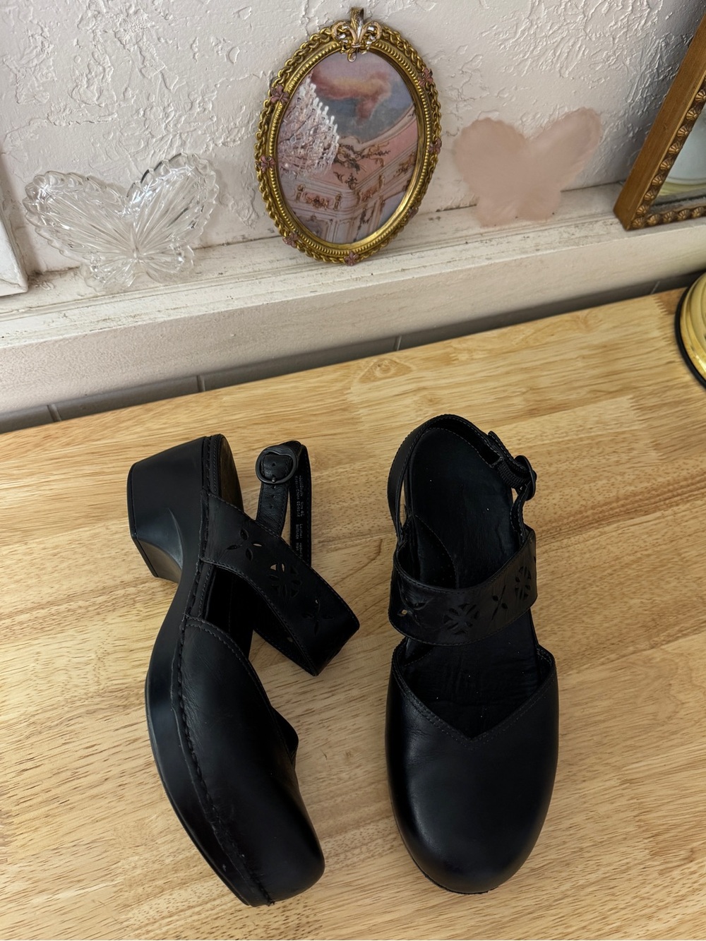 Dansko Black Leather Mary Jane Clog Sandals EU 40 Floral Cutout Comfort Shoes - Picture 13 of 15